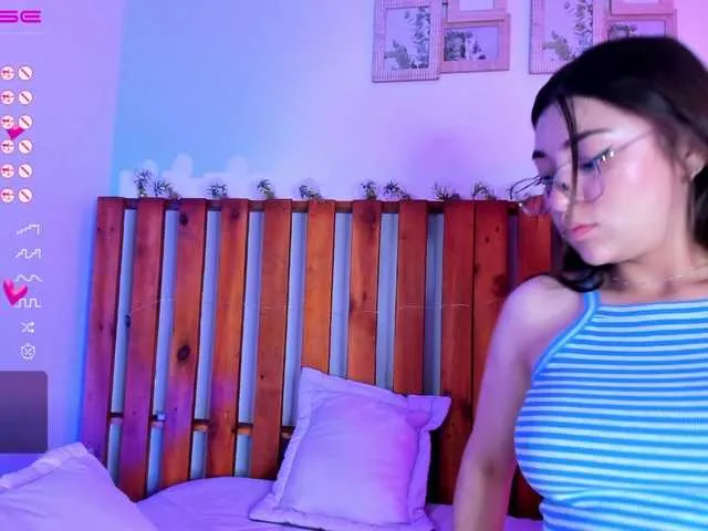 Live sex webcam photo for Samii-Evans #275737049