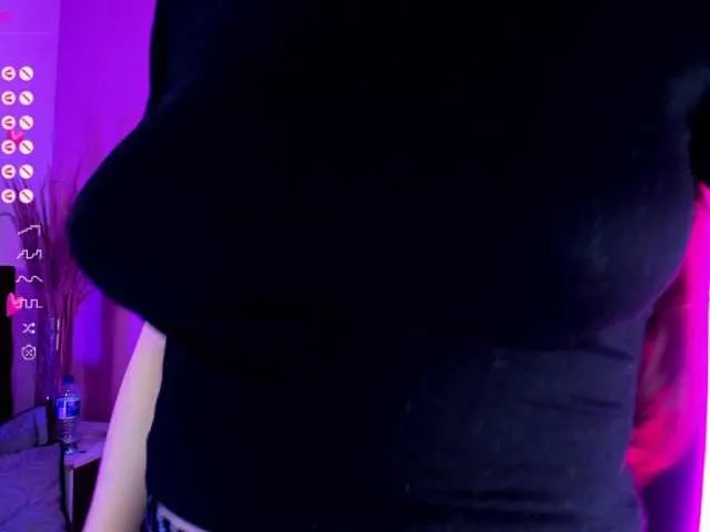 Live sex webcam photo for Samii-Evans #276090798