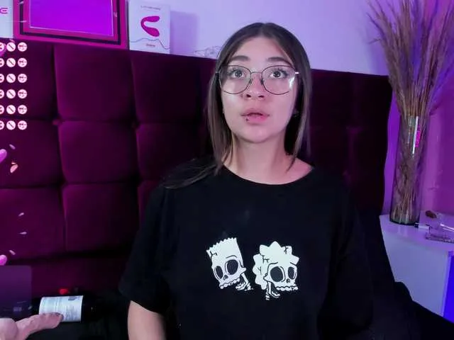Live sex webcam photo for Samii-Evans #276479673