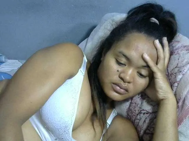 Live sex webcam photo for Saminahh #277303494