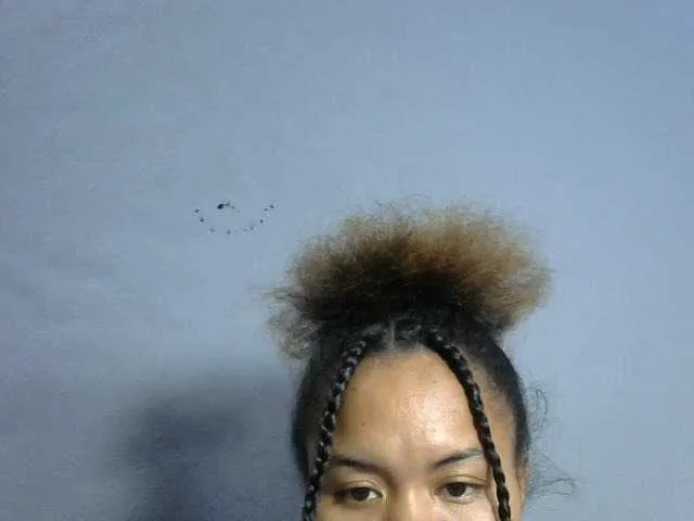 Live sex webcam photo for Saminahh #277449481