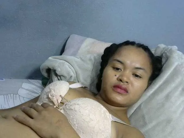 Live sex webcam photo for Saminahh #277454489