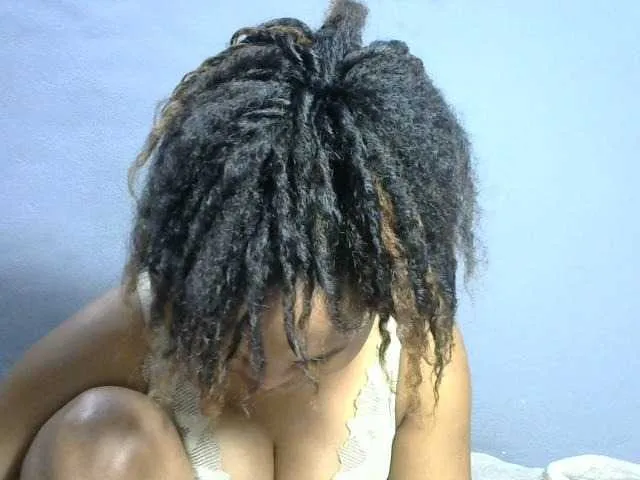 Live sex webcam photo for Saminahh #277484162