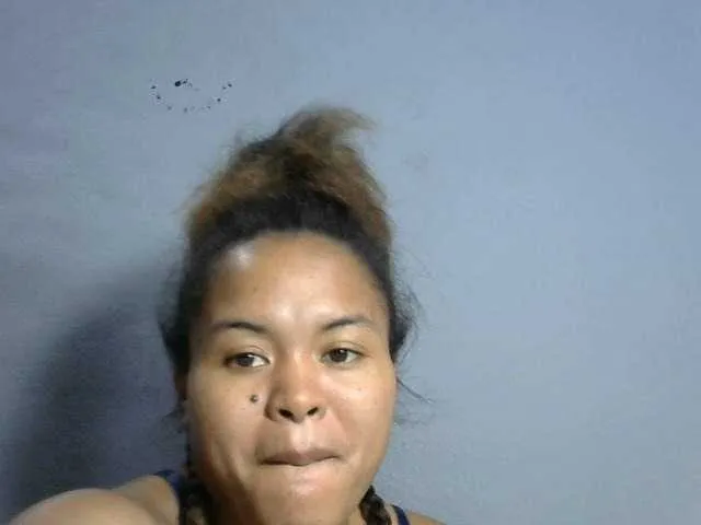 Live sex webcam photo for Saminahh #277498618