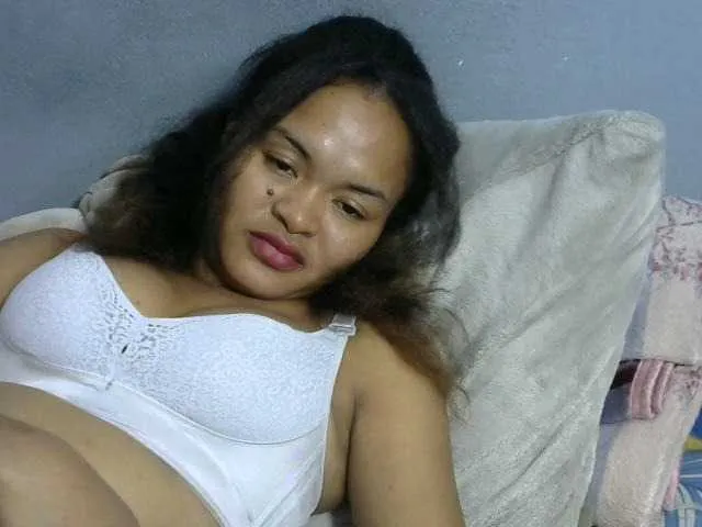 Live sex webcam photo for Saminahh #277503203