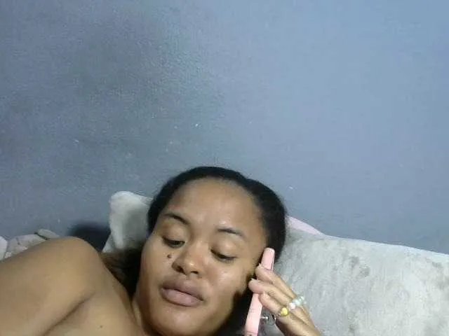 Live sex webcam photo for Saminahh #277508992