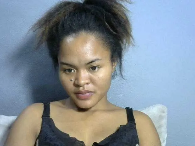 Live sex webcam photo for Saminahh #277531020
