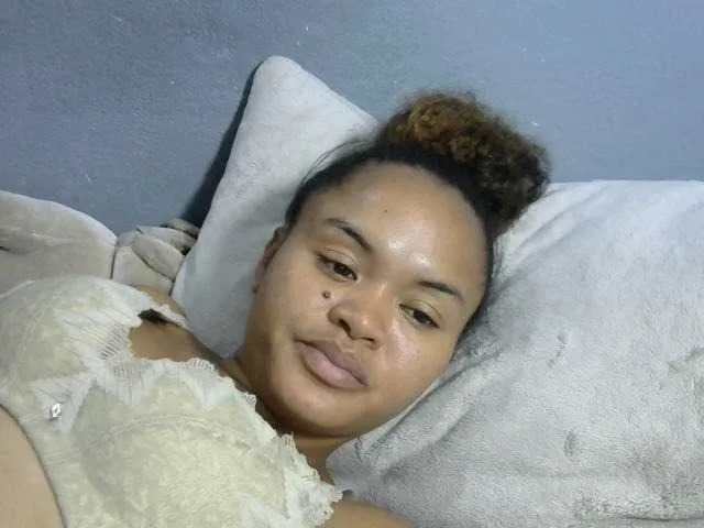 Live sex webcam photo for Saminahh #277538959