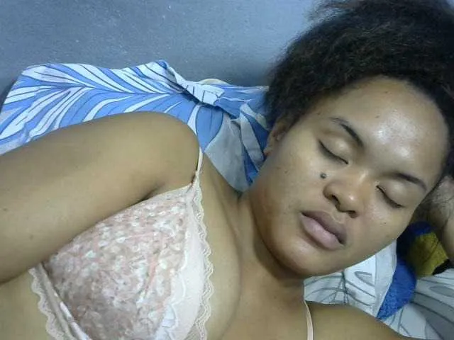 Live sex webcam photo for Saminahh #277652478
