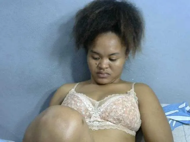 Live sex webcam photo for Saminahh #277654335