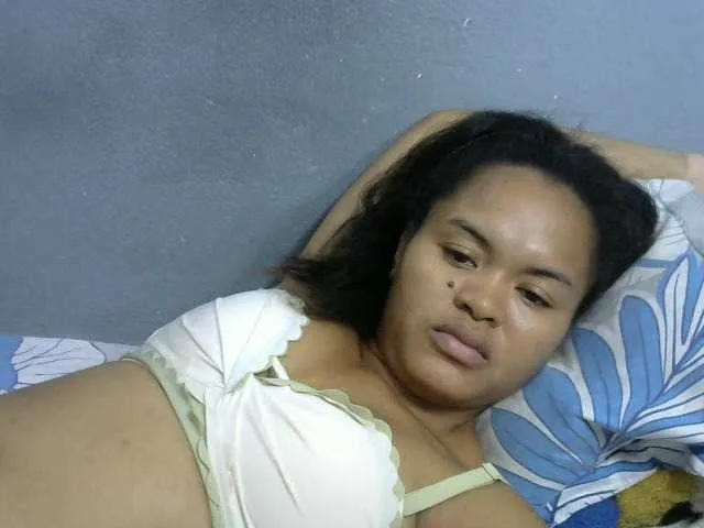 Live sex webcam photo for Saminahh #277664390