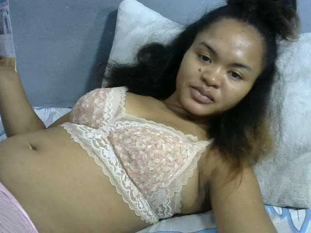 Live sex webcam photo for Saminahh #277676553