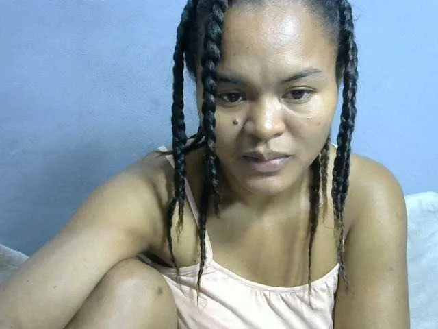 Live sex webcam photo for Saminahh #277684823