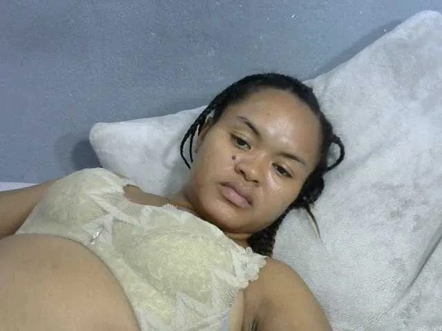 Live sex webcam photo for Saminahh #277693299