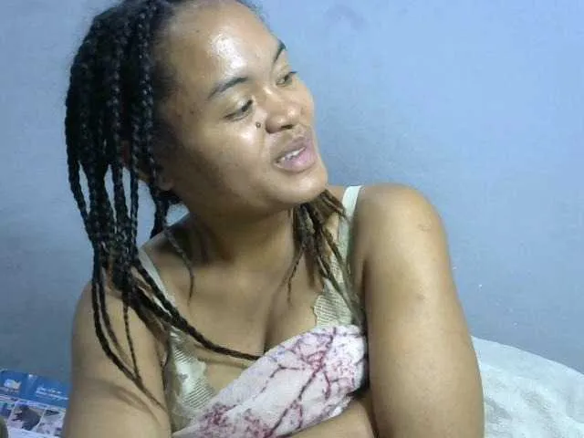 Live sex webcam photo for Saminahh #277698229