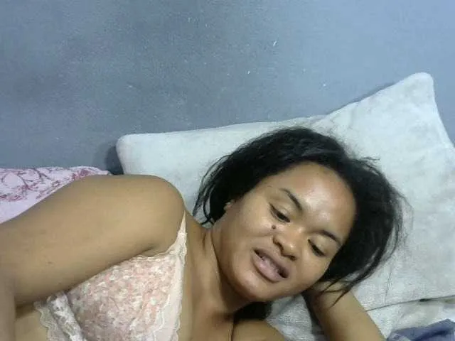 Live sex webcam photo for Saminahh #277722747