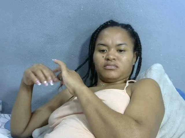 Live sex webcam photo for Saminahh #277733049
