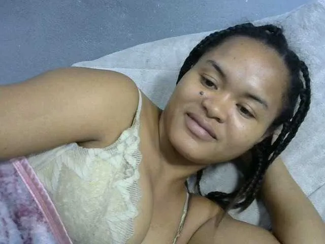 Live sex webcam photo for Saminahh #277743565