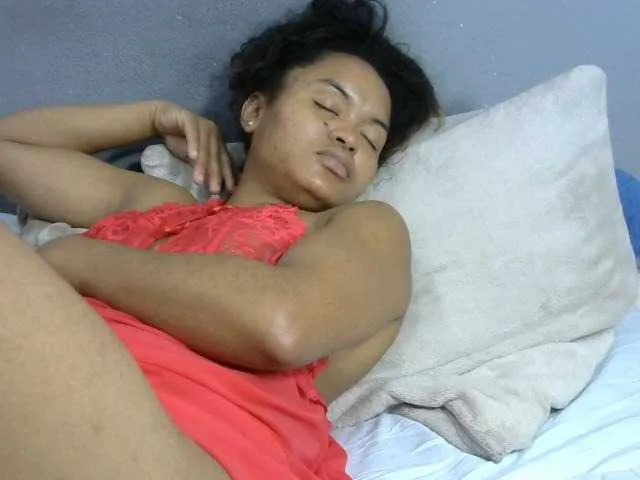 Live sex webcam photo for Saminahh #277771246