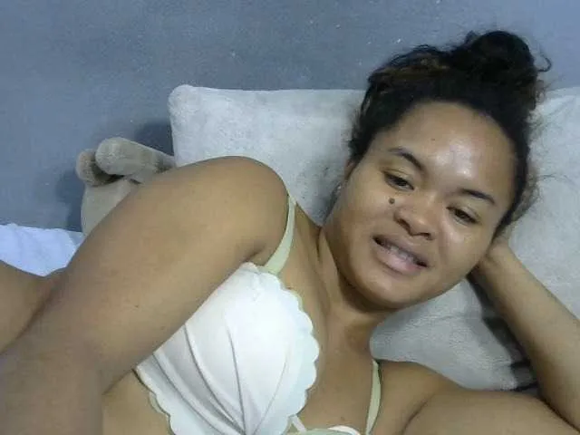 Live sex webcam photo for Saminahh #277776213