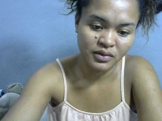 Live sex webcam photo for Saminahh #277794056