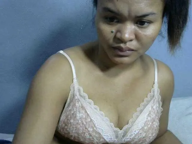 Live sex webcam photo for Saminahh #277875450