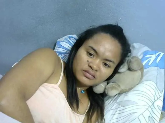 Live sex webcam photo for Saminahh #278021469
