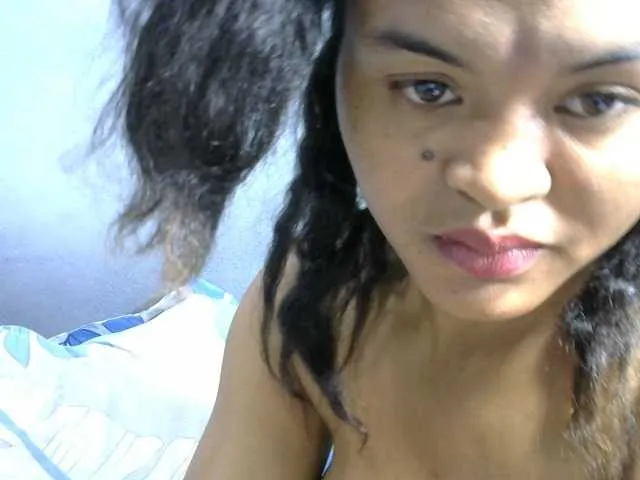 Live sex webcam photo for Saminahh #278066339