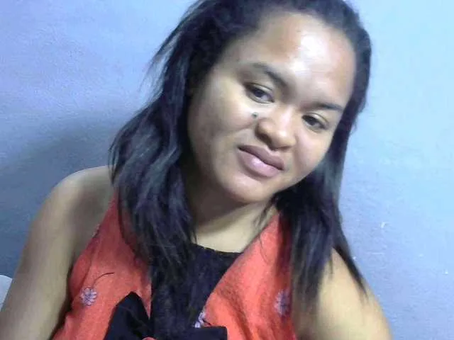 Live sex webcam photo for Saminahh #279915057