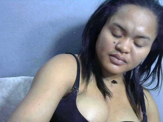 Live sex webcam photo for Saminahh #280895309