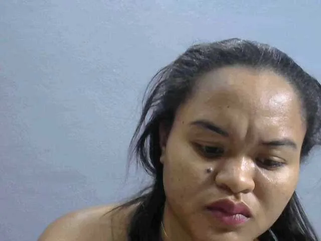 Live sex webcam photo for Saminahh #283380897