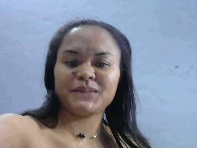 Live sex webcam photo for Saminahh #288265029