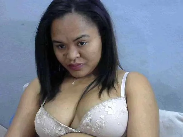 Live sex webcam photo for Saminahh #288465191