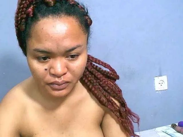 Live sex webcam photo for Saminahh #290245584