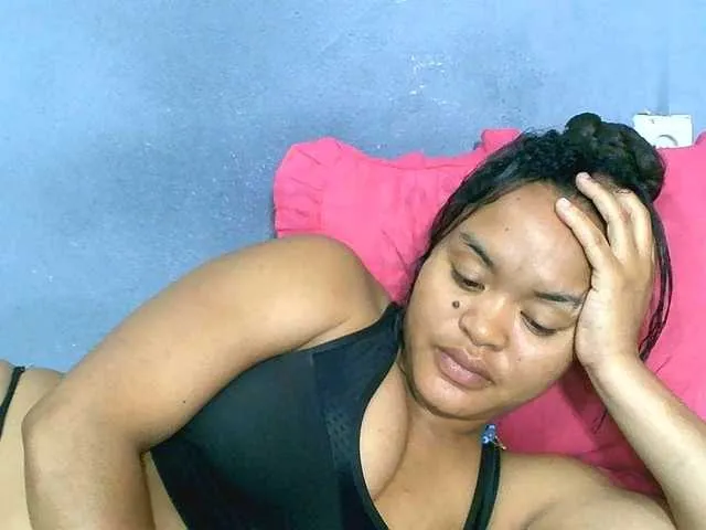 Live sex webcam photo for Saminahh #290298589