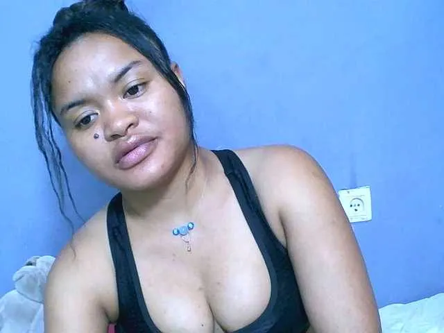 Live sex webcam photo for Saminahh #290301436