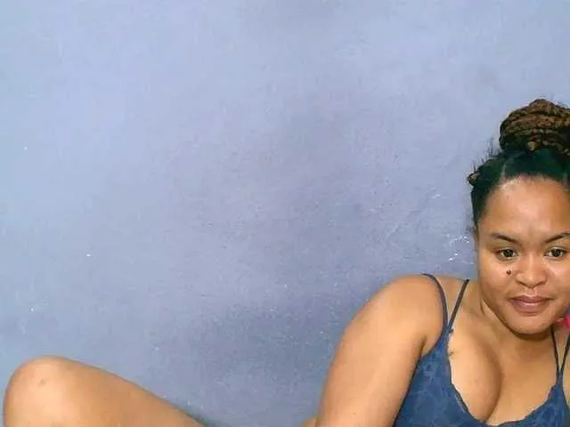 Live sex webcam photo for Saminahh #290323648
