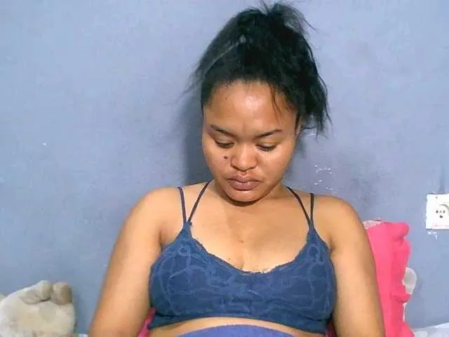 Live sex webcam photo for Saminahh #290328686