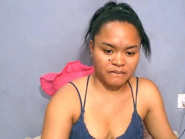 Live sex webcam photo for Saminahh #290329975