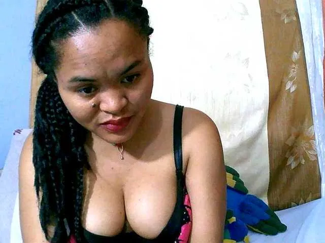 Live sex webcam photo for Saminahh #291657048