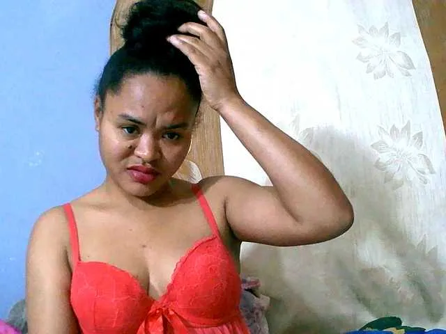 Live sex webcam photo for Saminahh #291731343