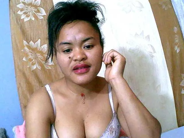 Live sex webcam photo for Saminahh #291777139
