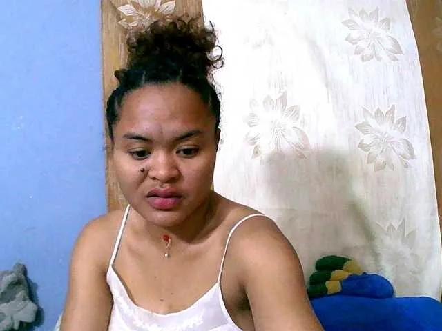 Live sex webcam photo for Saminahh #291788914