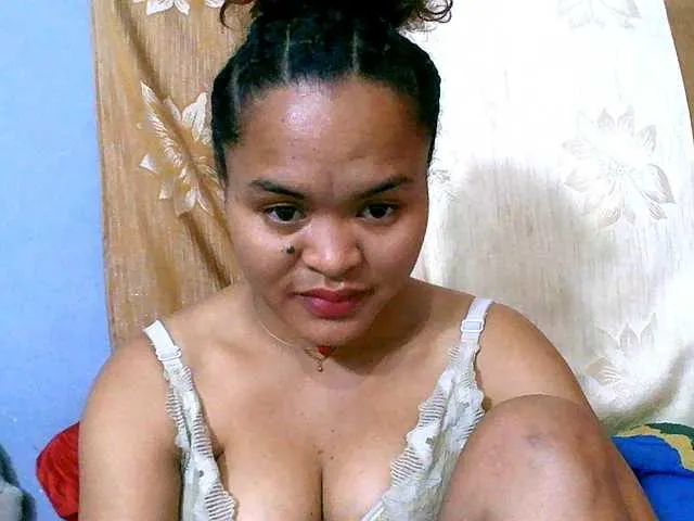 Live sex webcam photo for Saminahh #291837539
