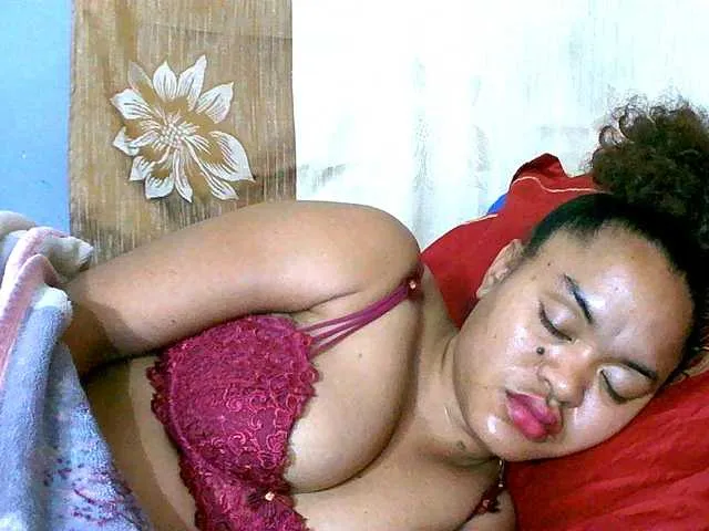 Live sex webcam photo for Saminahh #291889272
