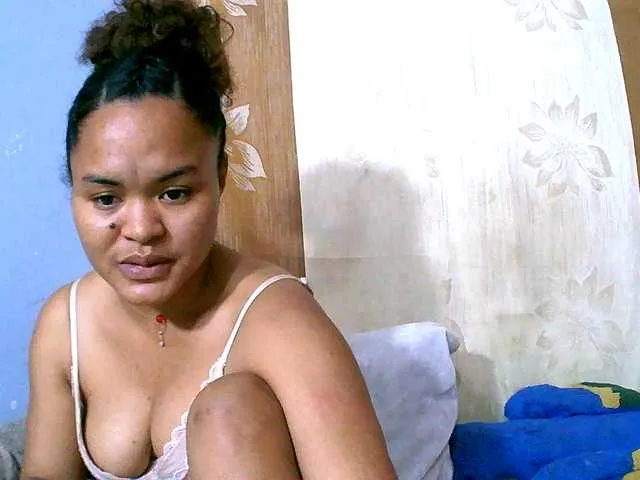 Live sex webcam photo for Saminahh #291918944