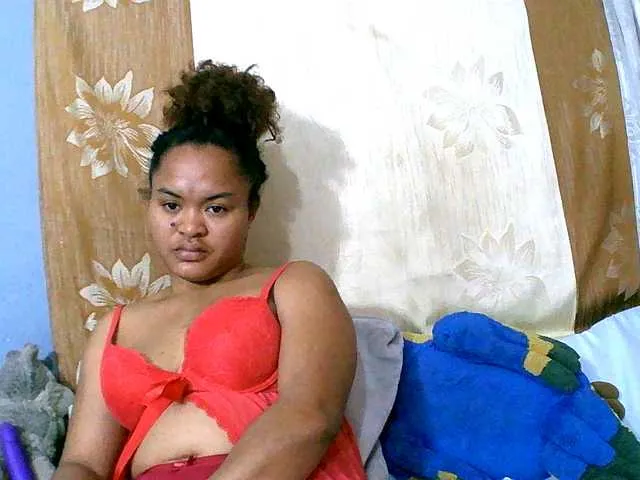 Live sex webcam photo for Saminahh #291976918