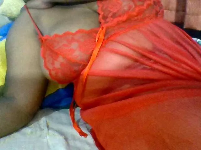 Live sex webcam photo for Saminahh #293770452