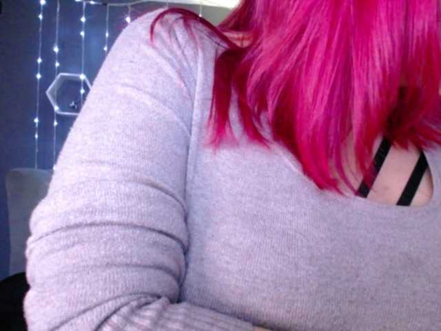 Live sex webcam photo for Sammy-owens #275568673