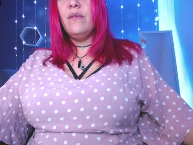 Live sex webcam photo for Sammy-owens #275684584